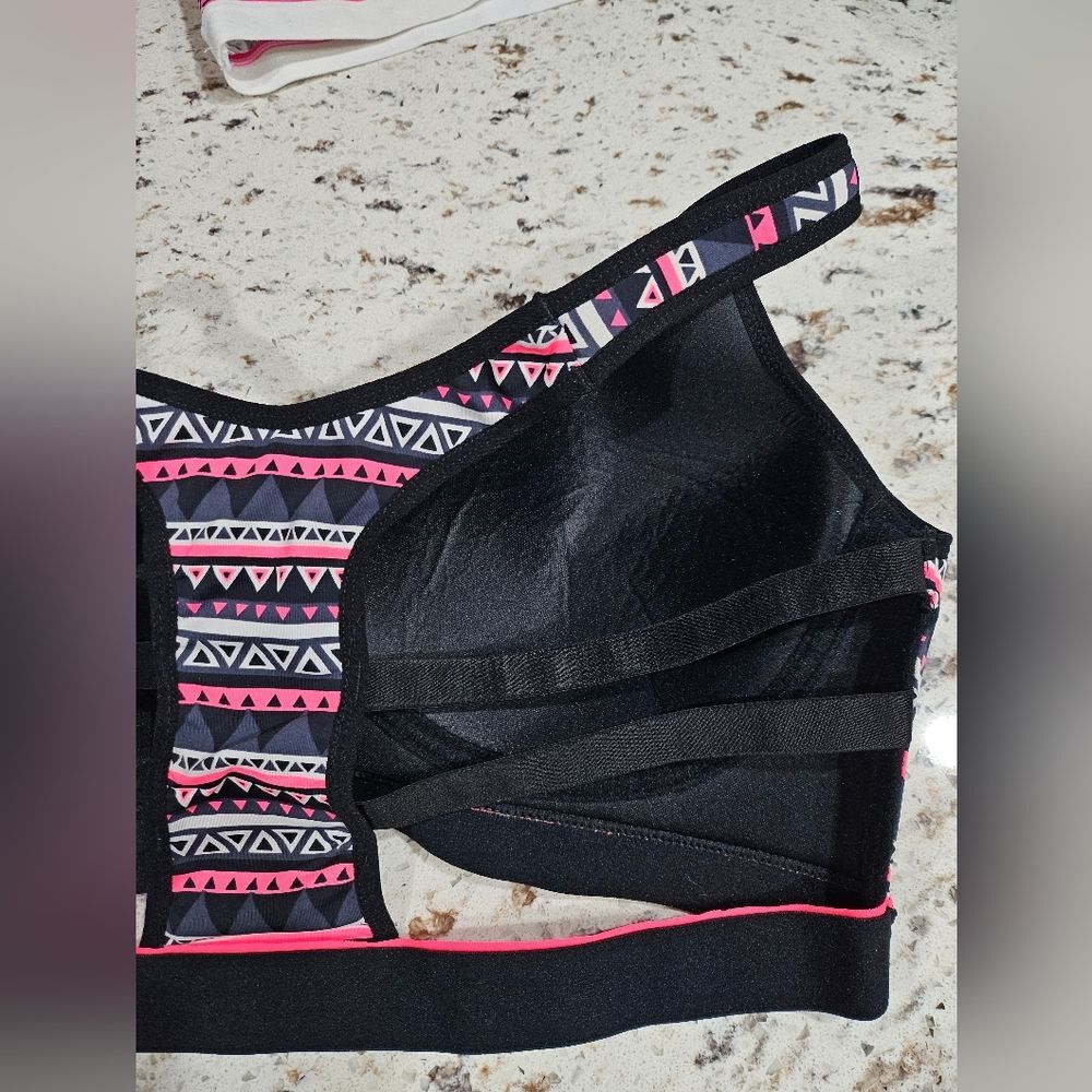 NWT Youmita Boho Racerback Sportsbra Bundle Strappy Back Mesh Lining Size 40 D - Picture 9 of 15